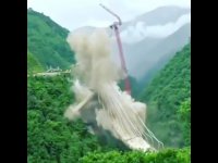 ریزش پل حین ساخت!