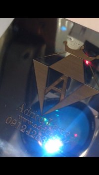 دستگاه لیزر فایبر(حکاکی وبرش)