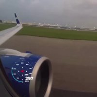 سرعتی که یک هواپیما نیاز دارد تا از زمین بتواند بلند شود