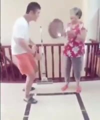 وقتی مادر بزرگت پایه ست