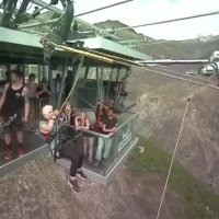 پرش هیجانی مامان بزرگ !!