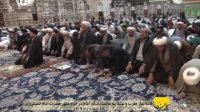 اقامه نماز  به امامت آیت الله سید حسن خمینی