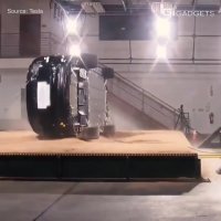 این تسلا به هیچ عنوان چپ نمی شود