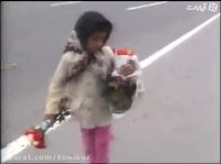 دخترک گل فروش! دختری که اجاره شده است