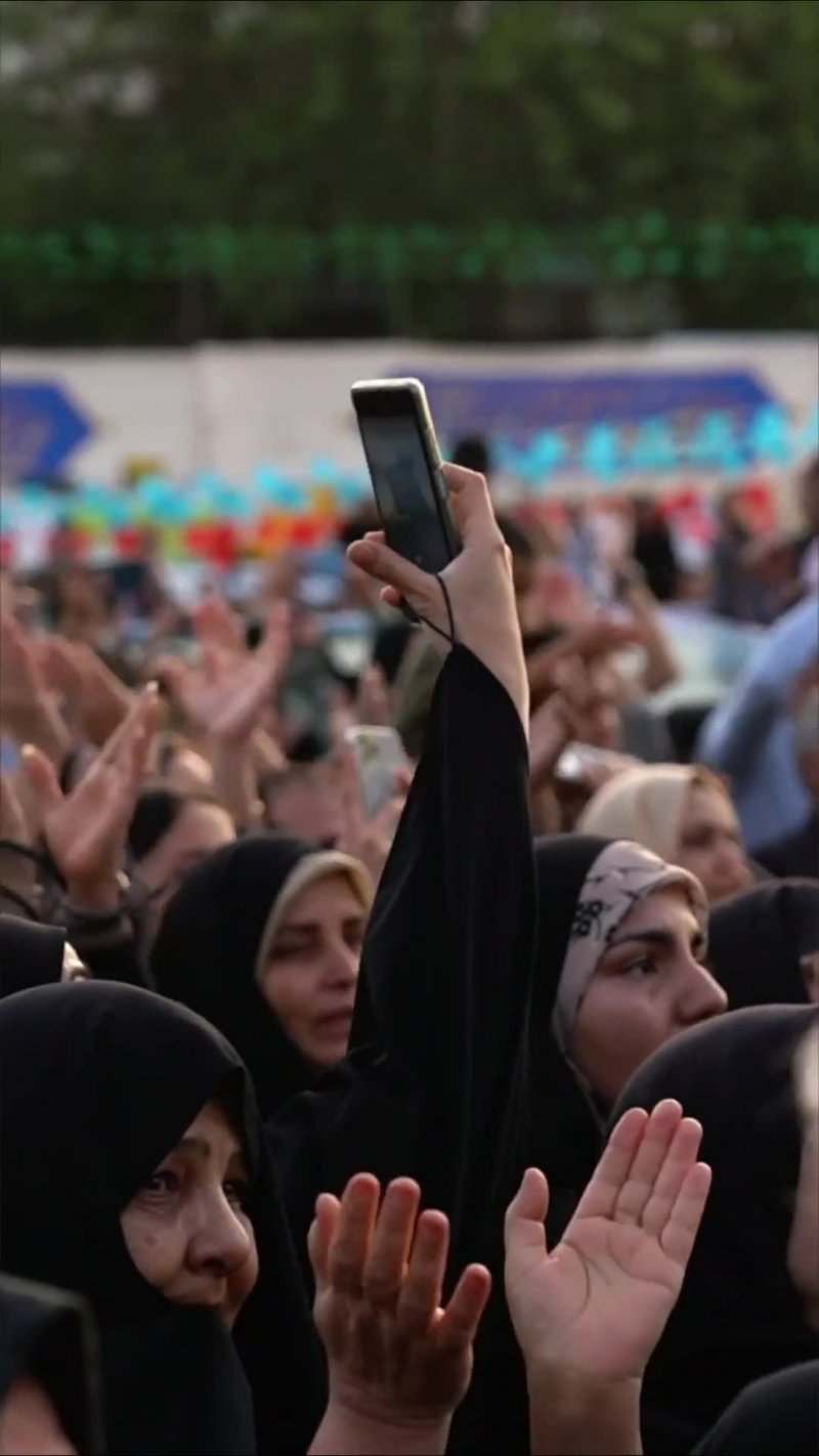 همخوانی قطعه زیبای&quot;گنبد ایران&quot; با صدای محمد اسداللهی در جشن بزرگ امام رضایی ها