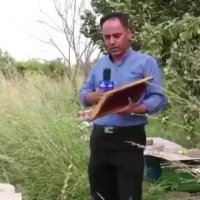 اتفاق عجیب برای خبرنگار صدا و سیما حین تهیه گزارش