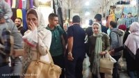 مسافرت خارجی ها به ایران - شهر شیراز - خرید در بازار