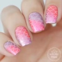 طراحی ناخن با لاک