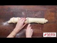 فیلم آموزشی تهیه دو نوع نان شیرین برای صبحانه