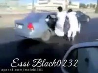 حرکات جالب و فوق العاده قشنگ روی درب ماشین