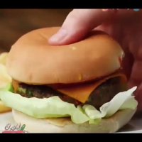 برگر گوشت و سبزیجات