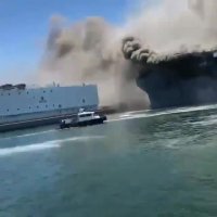 انفجار در ناوشکن آمریکایی در بندر سن دیگو