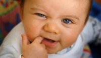 علائم و کاهش درد دندان درآوردن نوزاد