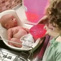 خواهر کوچولوی مهربون