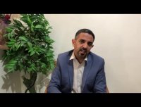 مدرس بازاریابی تلفنی دست نوشه های خود را برای پرزنت آماده کنید