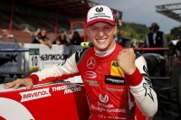 فرزند مایکل شوماخر قهرمان رقابت های فرمول 3 شد