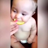 اذیت کردن. بچها