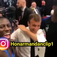 حرکات عجیب رییس جمهور فرانسه