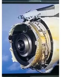 کنده شدن بخشی از موتور ایرباس 380 ایرفرانس در پرواز پاریس به لس آنجلس