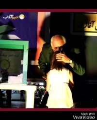 #اهدای_جوایز به # برندگان در #جشن_تولد #امیراکتاب😍❤