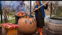 آشپزی در طبیعت زندگی روستایی - ساخت تنور و پخت گوشت بره