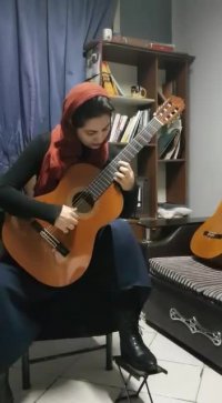 آموزش گیتار در کرج - آموزشگاه موسیقی ملودی