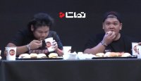 رکورد خوردن همبرگر