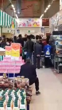 بی‌نظمی در توزیع گوشت در فروشگاه رفاه مشهد منجر به درگیری شد