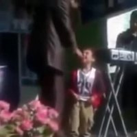 وقتی به یه دهه 80 میگن سر صف شعر بخون