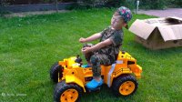 برنامه کودک سینا - بولدزر بازی در حیاط
