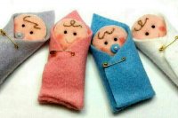 وقتی مامان نوزادش و قنداق می کنه!