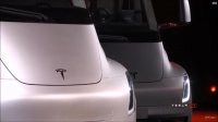 Tesla Semi Truck vs Walmart Semi Truck