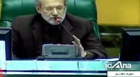 پاره کردن متن لایحه در مجلس توسط نماینده مجلس