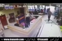 خانم ۷۴ ساله، با ماشین وارد سالن خانه سالمندان شد!