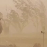 طوفان شن و گرد و خاک شدید در قصرشیرین و ایران سرپل ذهاب