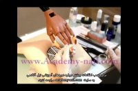 آموزش کاشت ناخن بیبی بومر : مرحله سوم : مواد گذاری - نیل آکادمی