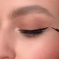 طریقه کشیدن خط چشم