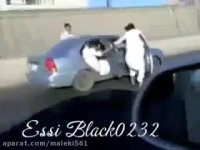 حرکات جالب و فوق العاده قشنگ روی درب ماشین