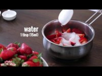 طرز تهیه رولت توت فرنگی