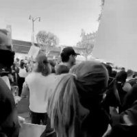 جنیفر لوپز در صف معتریض آمریکایی