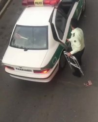 حرکت قشنگ مأمور نیروی انتظامی