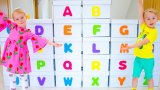 کلیپ کودکانه - یادگیری الفبای انگلیسی با آهنگ های شاد کودکانه