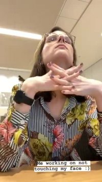 کلیپ طنز کرونا دست نزدن به صورت