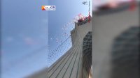 رها کردن صدها بادکنک از بالای برج آزادی تهران و واکنش مردم!!!