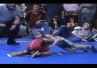 کشتی گیر خردسال با استعداد