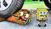 چالش سرگرمی له شدن وسایل زیر ماشین با شخصیت کیوت کارتونی باب اسفنجی