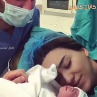 لحظاتی زیبا از اولین دیدار مادر با بچه اش و واکنش او