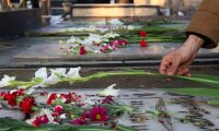 گلباران و عطرافشانی 19 هزار گلزار شهدا در کشور