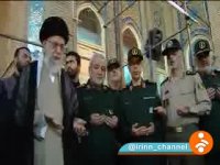 بوسه رهبر بر تابوت شهید محسن حججی