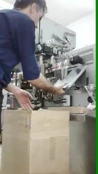 ساخت دستگاه پد لاک پاک کن و پنبه الکلی تزریق